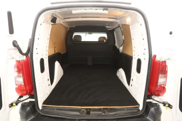 Peugeot Partner (2009) thumbnail 3