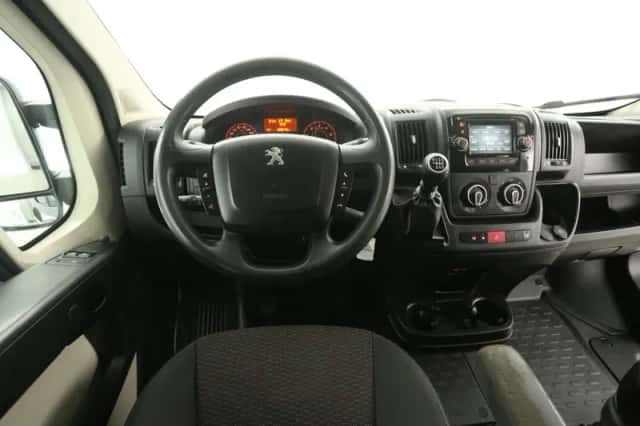Peugeot Boxer (2018) thumbnail 2