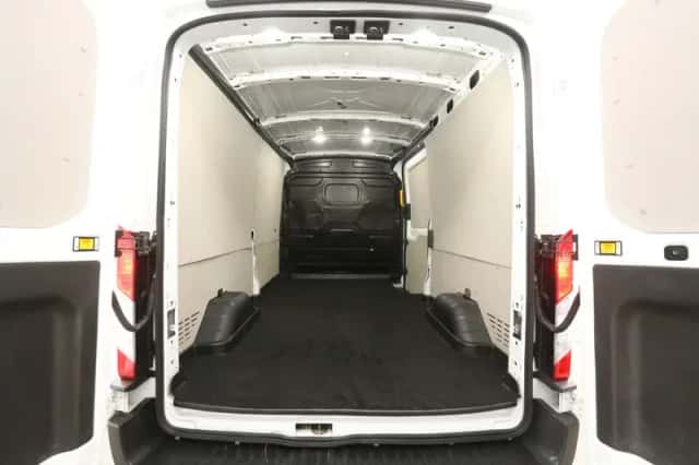 Ford E-Transit (2022) thumbnail 3