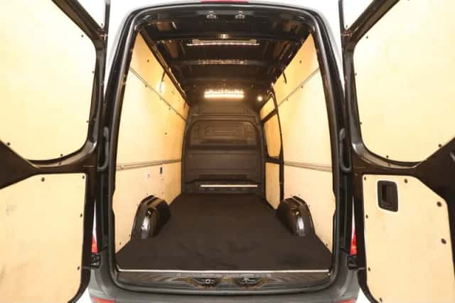 Mercedes-Benz Sprinter (2019) thumbnail 3