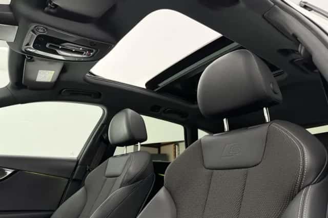 Audi A4 (2022) thumbnail 4