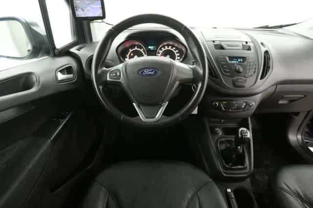 Ford Transit Courier (2018) thumbnail 2