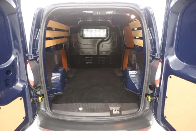 Ford Transit Courier (2018) thumbnail 3