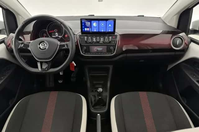 Volkswagen Up! (2017) thumbnail 2