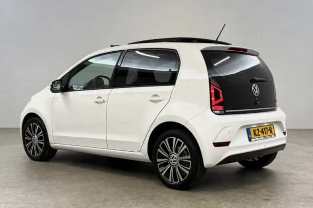 Volkswagen Up! (2017) thumbnail 3