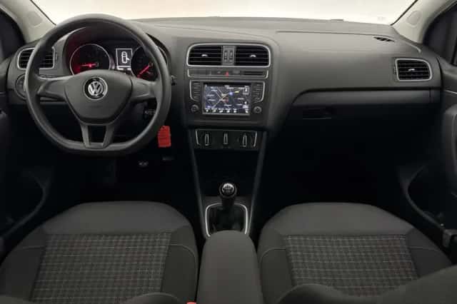 Volkswagen Polo (2017) thumbnail 2