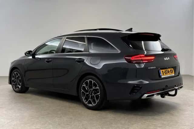 Kia Ceed (2024) thumbnail 3