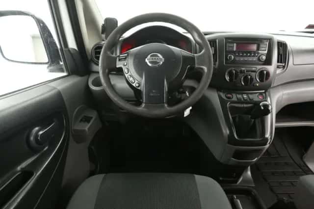 Nissan NV200 (2014) thumbnail 2