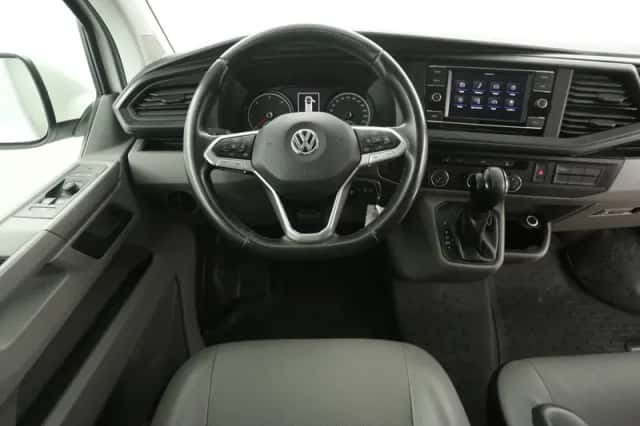Volkswagen Transporter (2020) thumbnail 2