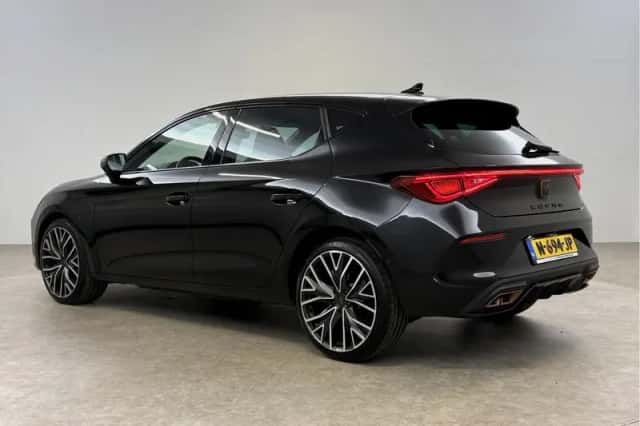 CUPRA Leon (2021) thumbnail 3