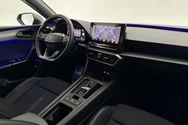 CUPRA Leon (2021) thumbnail 4