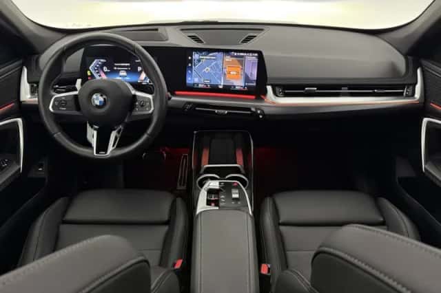 BMW X1 (2023) thumbnail 2