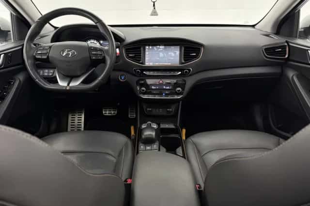 Hyundai Ioniq (2018) thumbnail 2