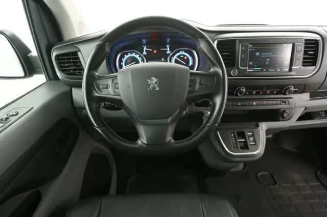 Peugeot e-Expert (2022) thumbnail 2