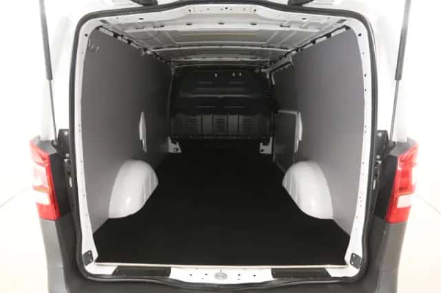 Mercedes-Benz Vito (2021) thumbnail 3
