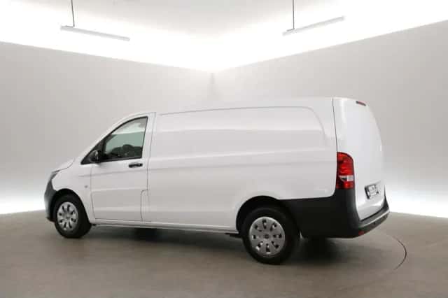 Mercedes-Benz Vito (2021) thumbnail 4