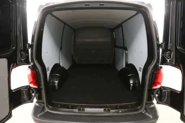 Volkswagen Transporter (2021) thumbnail 3