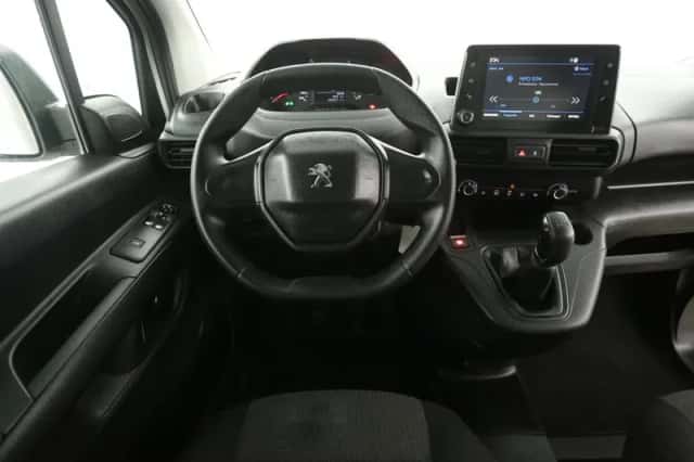 Peugeot Partner (2021) thumbnail 2