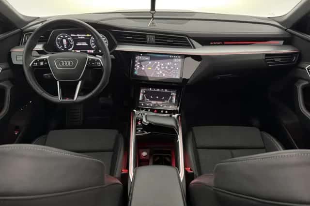 Audi e-tron (2022) thumbnail 2