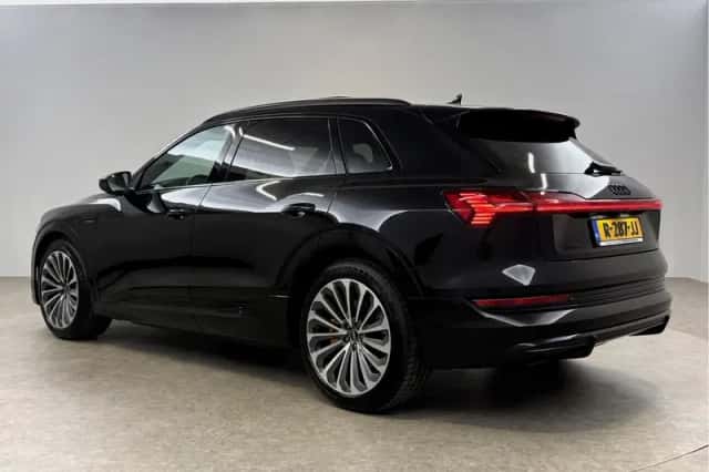 Audi e-tron (2022) thumbnail 3