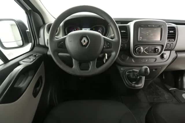Renault Trafic (2018) thumbnail 2