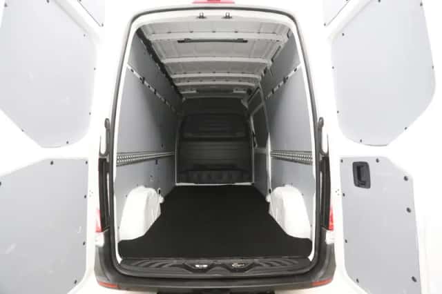 Mercedes-Benz Sprinter (2022) thumbnail 3