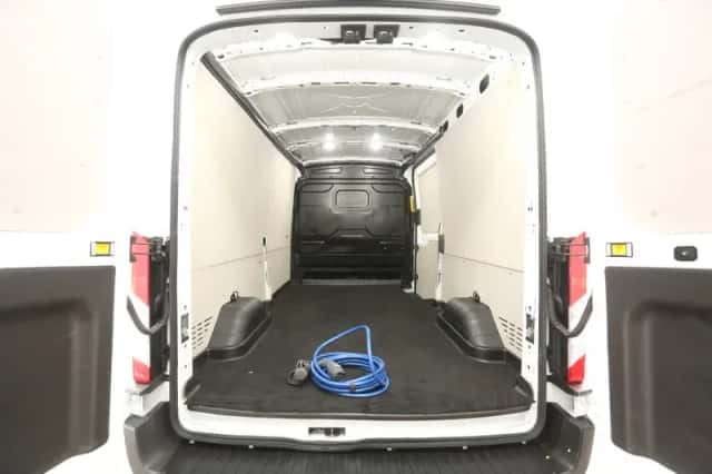 Ford E-Transit (2022) thumbnail 3