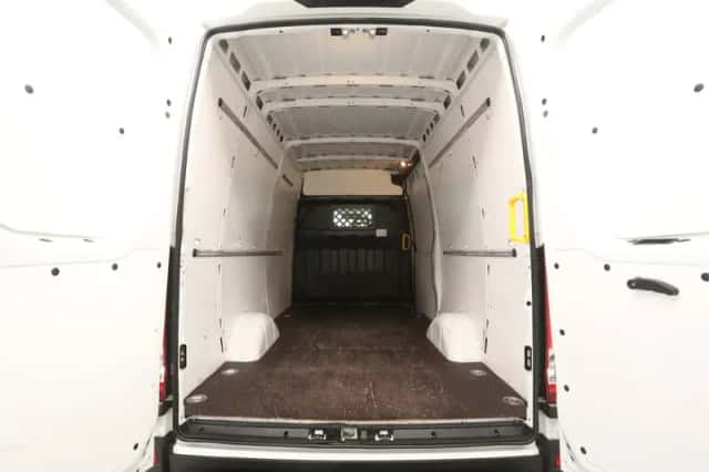 Iveco Daily (2024) thumbnail 3