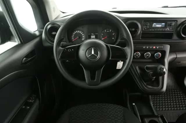 Mercedes-Benz Citan (2023) thumbnail 2