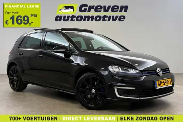 Volkswagen Golf (2015) thumbnail 1