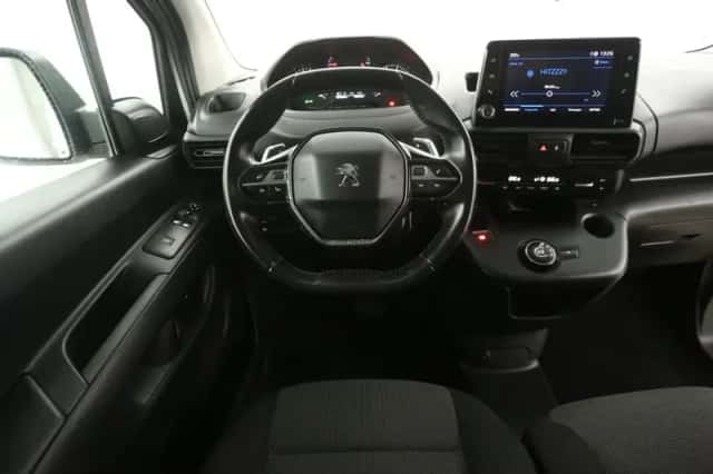 Peugeot Partner (2020) thumbnail 2