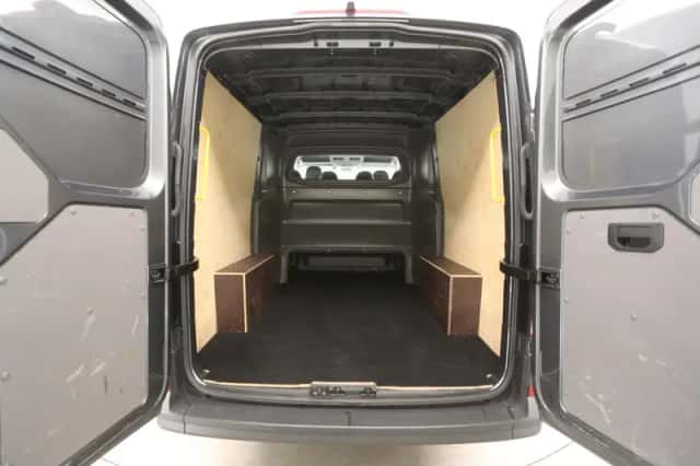 Volkswagen Crafter (2023) thumbnail 4