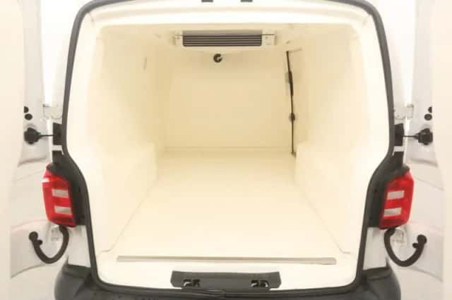 Volkswagen Transporter (2019) thumbnail 3