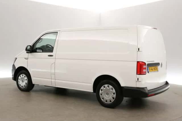 Volkswagen Transporter (2019) thumbnail 4