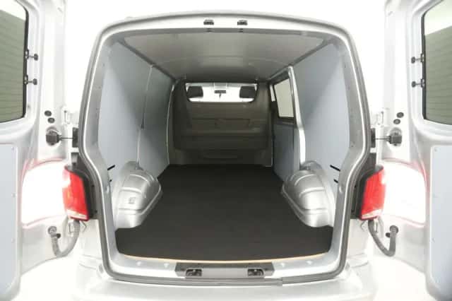 Volkswagen Transporter (2022) thumbnail 3