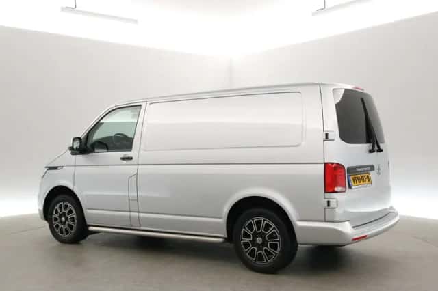 Volkswagen Transporter (2022) thumbnail 4