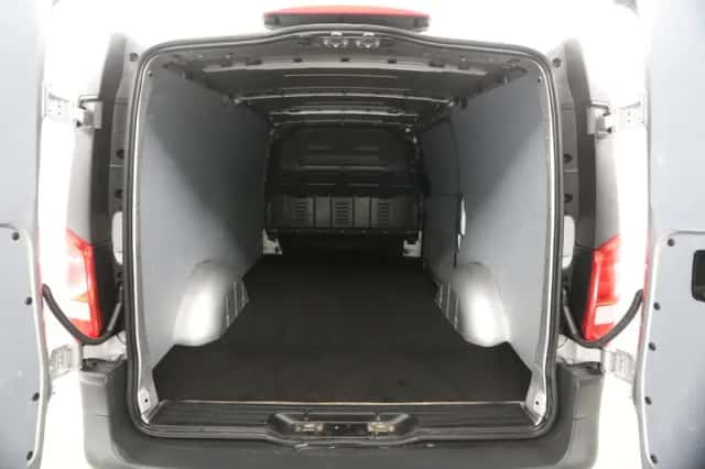 Mercedes-Benz Vito (2019) thumbnail 3