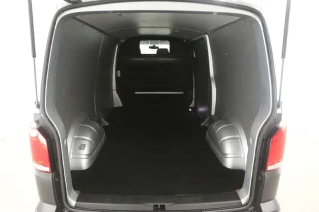 Volkswagen Transporter (2021) thumbnail 3