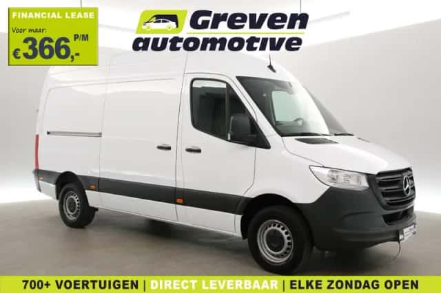 Mercedes-Benz Sprinter (2023) thumbnail 1