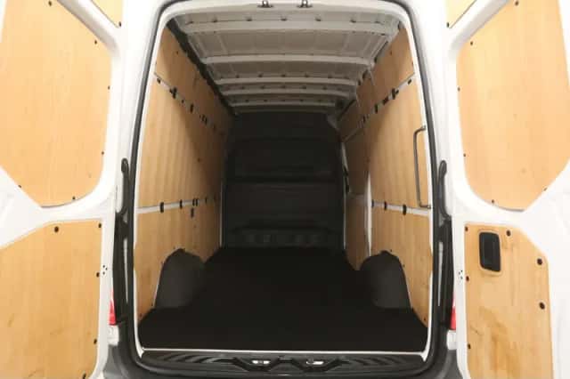 Mercedes-Benz Sprinter (2023) thumbnail 3