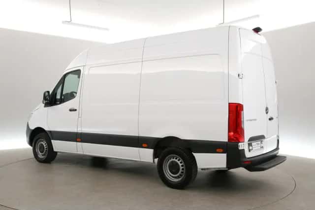 Mercedes-Benz Sprinter (2023) thumbnail 4