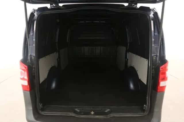 Mercedes-Benz Vito (2021) thumbnail 3