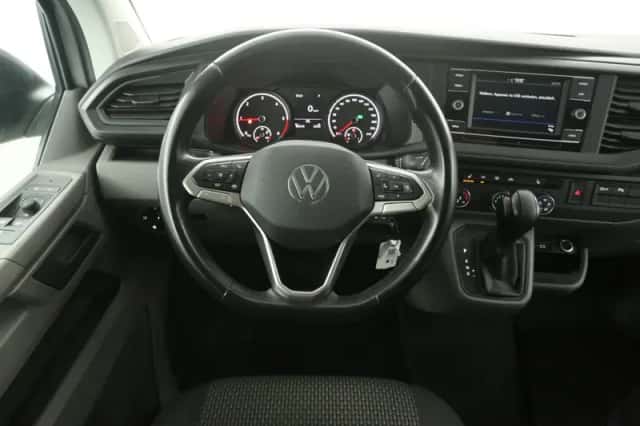 Volkswagen Transporter (2022) thumbnail 2