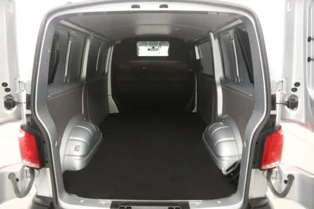 Volkswagen Transporter (2022) thumbnail 3
