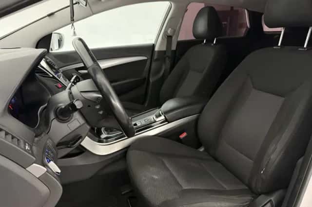 Hyundai i40 (2012) thumbnail 2