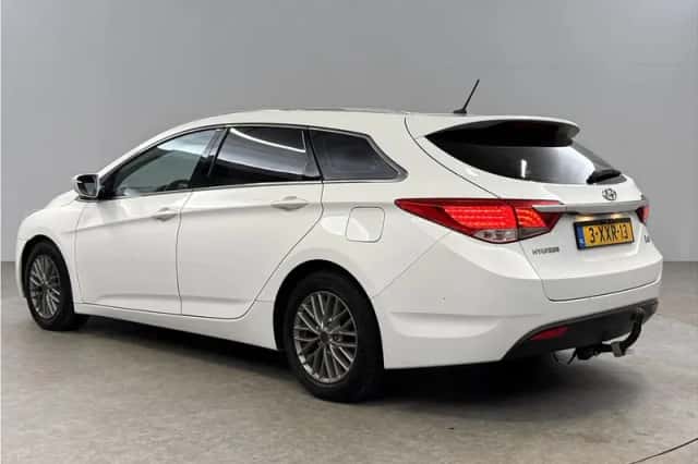 Hyundai i40 (2012) thumbnail 3