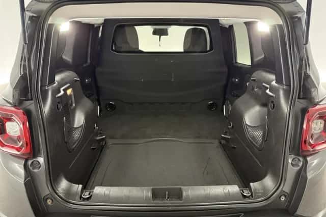 Jeep Renegade (2020) thumbnail 4