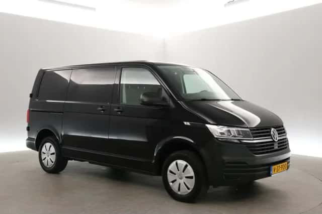 Volkswagen Transporter (2023) thumbnail 6