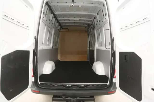 Mercedes-Benz Sprinter (2021) thumbnail 3