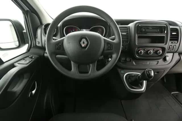 Renault Trafic (2020) thumbnail 2